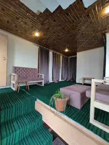 Green House with kitchen - Image 2
