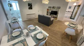 Apartamentos turísticos Praia de Seselle, terraza y jardín a un paso de la playa - Image 3