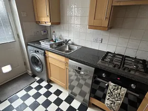 Quiet 3 bed semi with off street parking - Image 2