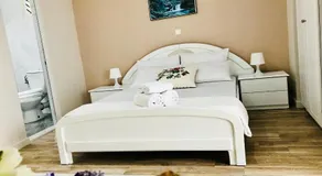 Joy Hotel - Image 2