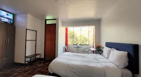 Las Dalias - Image 2