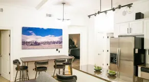 Gallery Guest - Image 2