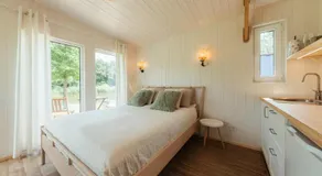 Archers island apartment with HOT TUB or SAUNA - Image 2