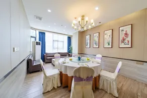 Qianhai Holiday Hotel - Image 4