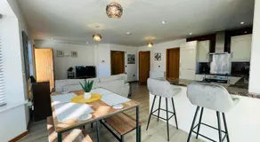 The Priory - 1 mile from Ramside Hall Hotel Spa and Golf & A1 - Image 3