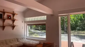 Maison nature et océan, Calme et forêt - Image 2