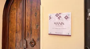 Manis Suite Apartment - Image 5