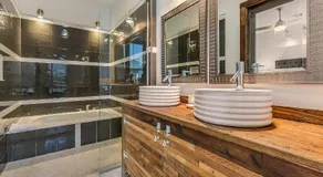 Spacious Loft-Style 3BR Townhouse by Hosteeva - Image 2
