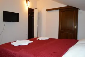 Casa de Vacanta Divine Novaci - Image 1