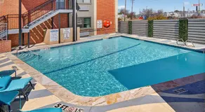 12 Oaks Hotel - Image 5