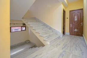 Hotel Red Cherry Pelling - Image 2