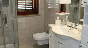 Drift Rock House - Image 2