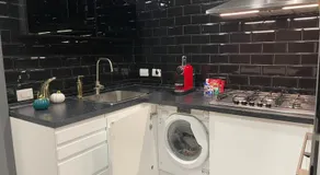 LH Guest House - Image 4