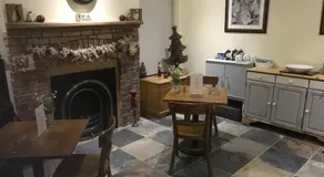 Deri-Down Guest House - Image 4