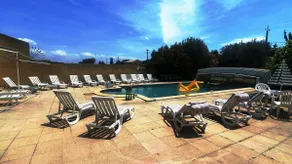 Exceptional setting, ground floor studio with pool - Image 4