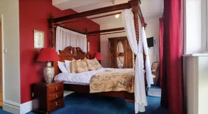 The Weir Hotel - Image 2