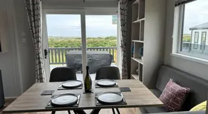 Modern Lodge with Amazing Views - Image 3