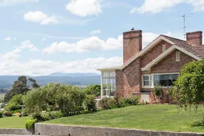 Trevallyn House B & B - Image 4