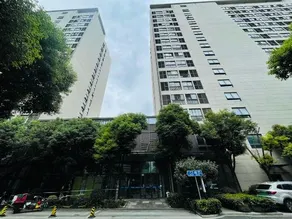 Light Luxury Apartment - Image 5