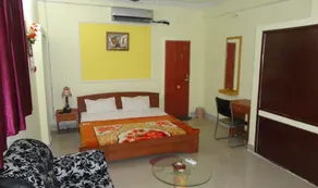 City Hotel - Image 5