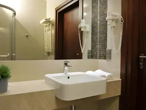 Hotel&Spa Stary Dziwnów basen swimming pool - Image 4