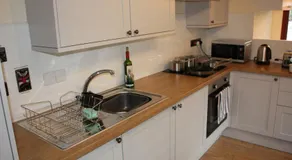 Loch Ness Balcony Apartment - Image 5