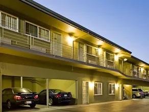 Hotel Parmani Near Stanford University - Image 3
