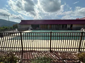 Hotel Red Rose - Image 4