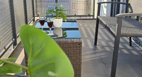 Modernes Apartment mit Balkon- Aufzug & Nähe Flughafen - Image 2