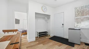 Dormont Pittsburgh 1B Stylish and Modern 1 Bedroom Apartment, Free Street Parking - Image 4