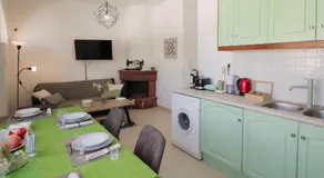 ARETOUSA Seafront House - Image 5