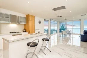 Colley 11-11 Sub-Penthouse Luxurious Glenelg - Image 5