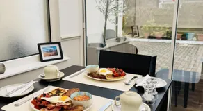Pitfaranne Guest House - Image 2
