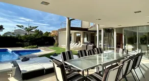 Isabella spacious modern villa with sea views - Image 5