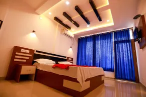 Dakshinakasi Guest House - Image 2