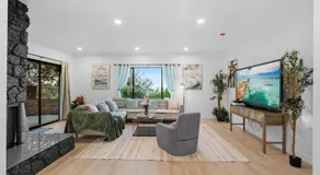 Entire Private Home with 2 Bedrooms 1 Bathroom, Grand View, King Bed, Spacious, Parking, Available Now - Image 3