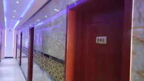 Laya Hotel - Image 5