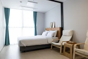 Grand Bleu Hotel & Residence - Image 3