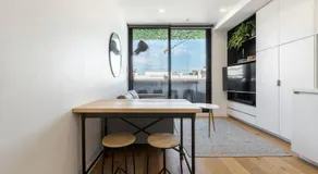 Collingwood Charm - Centrally Located with Balcony - Image 2