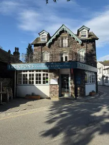 Jacksons CafeBar & Guesthouse - Image 1