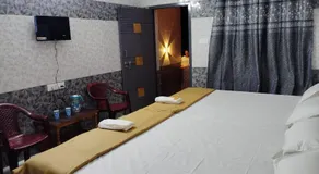 PRESLEY RESIDENTS - Image 2