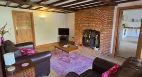 Stunning 1 bedroom self contained apartment - Image 2