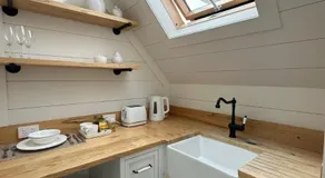 A Majestic Victorian Private Rear Access Quarters - Image 2