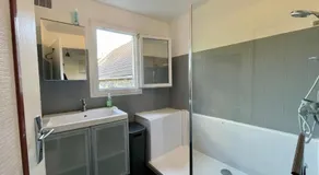 Chez Madame Titus - Image 2