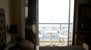 Queens Leriotis Hotel - Image 5