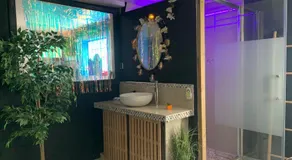 Romantic Jacuzzi Suite - Image 2