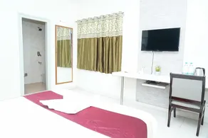 The Orange Hotel - Image 5