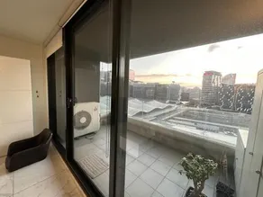 Melbourne City Abode - 15th floor skyline views, Heated indoor pool, 1 Bedroom, 1 Sofa-bed living room, Balcony, Kitchen, Bath, Sauna & Gym - 60 sqm of suite like space - Image 5