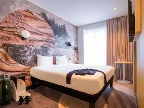 The Modern Hotel - Image 2