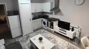 Lovely 1 Bed apartment available - Image 5